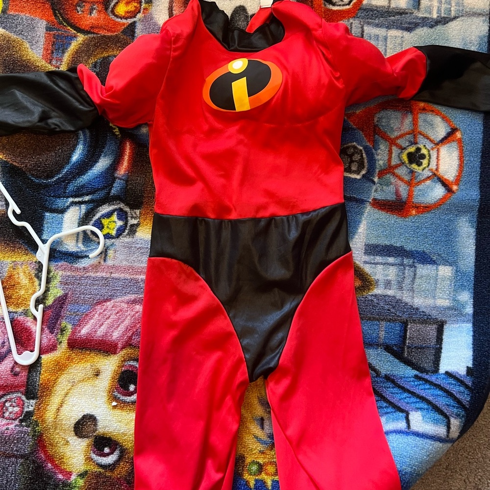 Mr incredible size 6/7